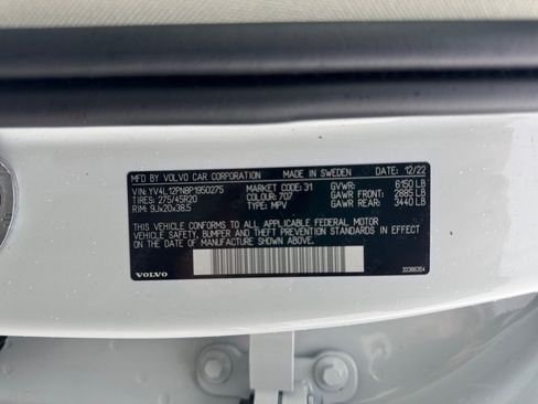 Certified 2023 Volvo XC90 B5 Plus w/ Protection Package Premier image 39