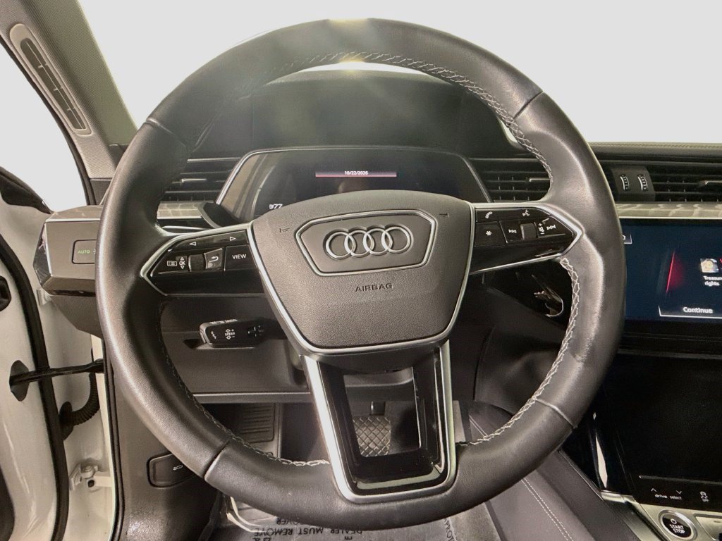 Used 2022 Audi e-tron Premium Plus w/ Premium Plus Package AWD/4WD image 12