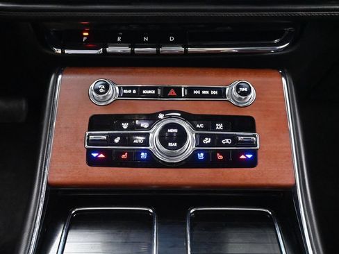 Used 2020 Lincoln Aviator Reserve w/ Equipment Group 202A AWD/4WD image 38