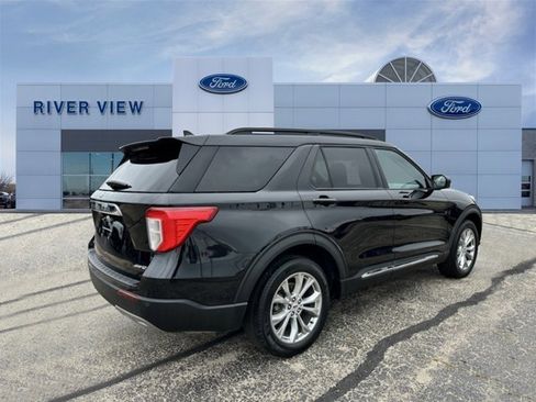 Used 2023 Ford Explorer XLT w/ Equipment Group 202A image 6