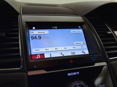 Used 2019 Ford Taurus Limited image 18