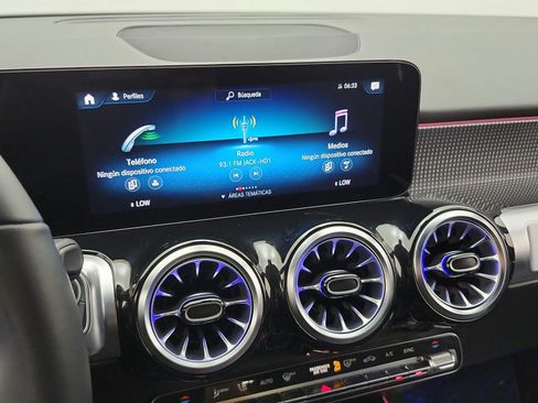 Used 2023 Mercedes-Benz GLB 250 image 10
