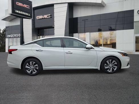 Used 2022 Nissan Altima 2.5 S FWD image 22
