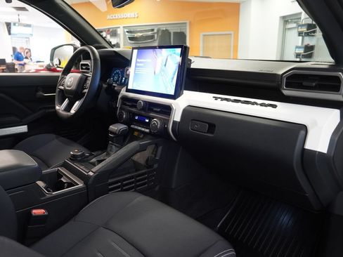 Used 2024 Toyota Tacoma TRD Off-Road w/ TRD Off Road Upgrade Package AWD/4WD image 34