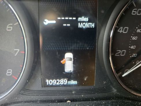 Used 2018 Mitsubishi Outlander LE FWD image 2