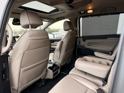 Used 2023 Honda Odyssey Elite image 19