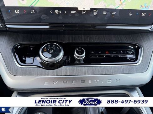 Used 2025 Ford Expedition Platinum w/ Platinum Ultimate Package AWD/4WD image 26