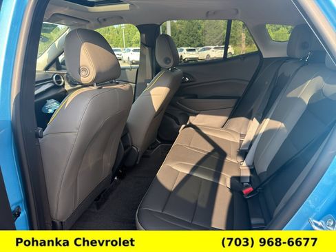 Used 2025 Chevrolet Trax ACTIV w/ Sunroof Package FWD image 28