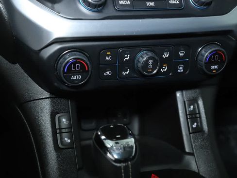 Used 2019 GMC Acadia SLT AWD/4WD image 29
