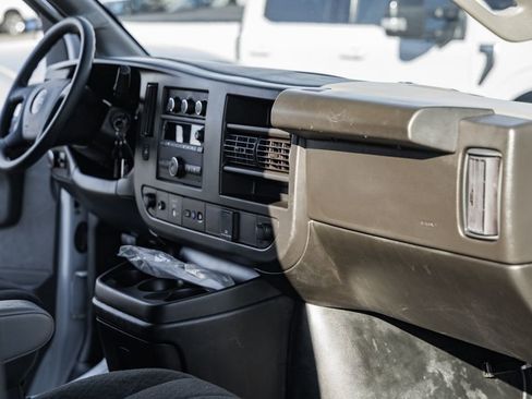 Used 2023 GMC Savana 2500 image 22