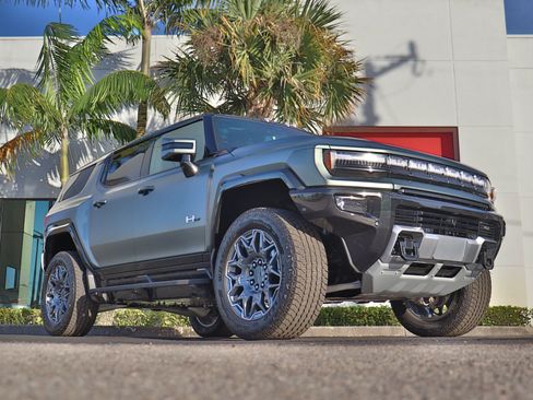 Used 2024 GMC Hummer EV 3X AWD/4WD image 8
