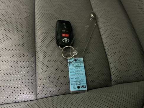 Used 2023 Toyota Sequoia Limited image 85