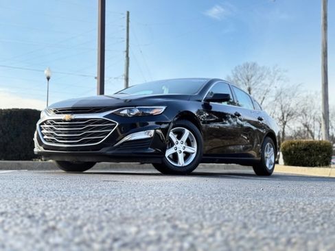 Used 2022 Chevrolet Malibu LS w/ Driver Confidence Package II image 2