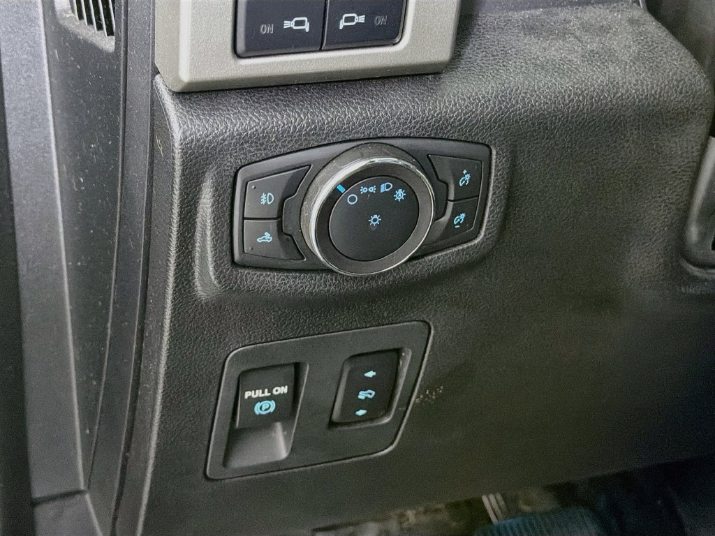 Used 2019 Ford F150 Lariat RWD image 13