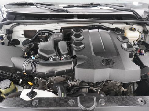 Used 2018 Toyota 4Runner SR5 Premium image 32