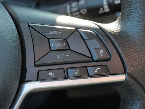 Used 2024 Nissan Kicks SV image 31