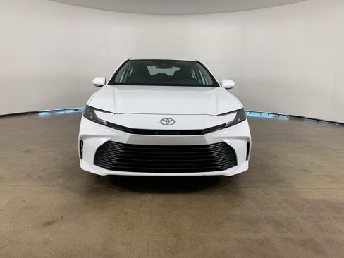 Used 2025 Toyota Camry LE image 2