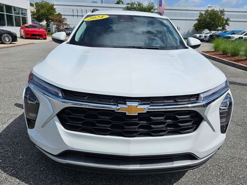 Used 2024 Chevrolet Trax LT w/ Driver Confidence Package image 19