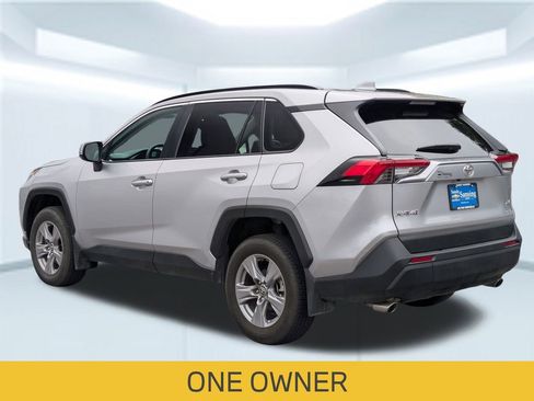 Used 2024 Toyota RAV4 XLE w/ Convenience Package image 4
