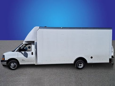 New 2025 Chevrolet Express 4500 Extended w/ Power Convenience Package RWD image 4