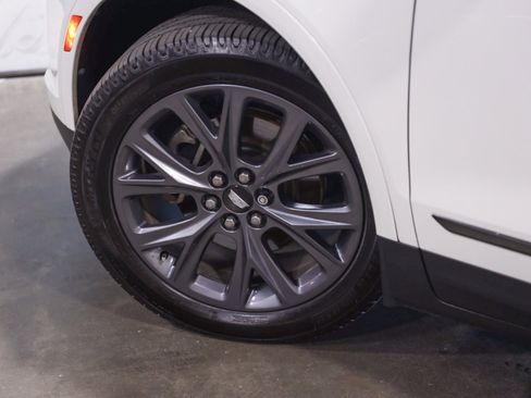 Used 2018 Cadillac XT5 Luxury w/ LPO, Black Ice Package image 26