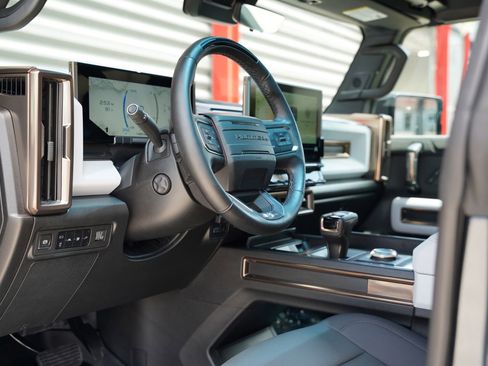 Used 2025 GMC Hummer EV 3X AWD/4WD image 14