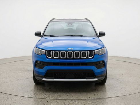 Used 2025 Jeep Compass Limited image 2