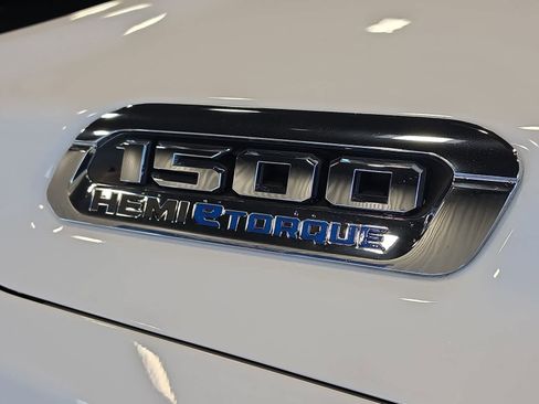 Used 2023 RAM 1500 Laramie AWD/4WD image 6