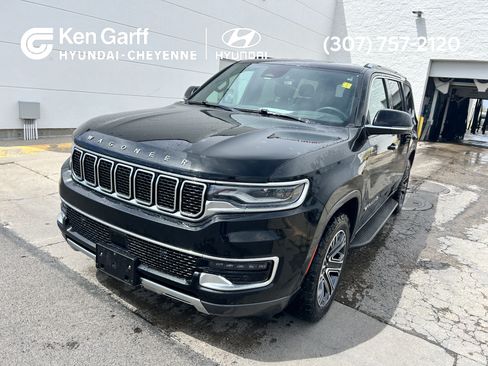 Used 2022 Jeep Wagoneer Series III AWD/4WD image 1