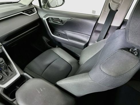 Used 2022 Toyota RAV4 LE AWD/4WD image 23