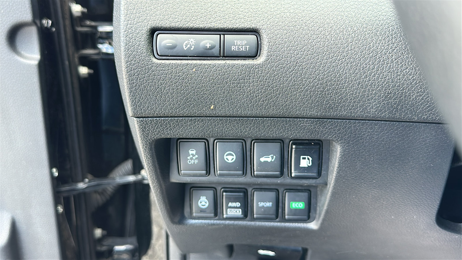 Used 2019 Nissan Rogue SL AWD/4WD image 15