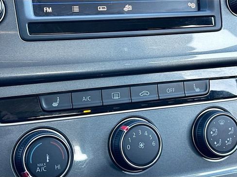 Used 2017 Volkswagen Golf Alltrack S image 19