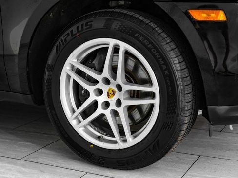 Used 2021 Porsche Macan image 43