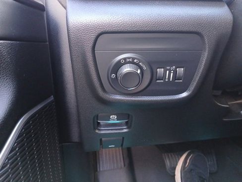 Certified 2022 Jeep Grand Cherokee L Laredo image 36