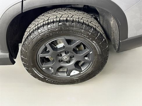 Used 2025 Honda Pilot TrailSport image 15