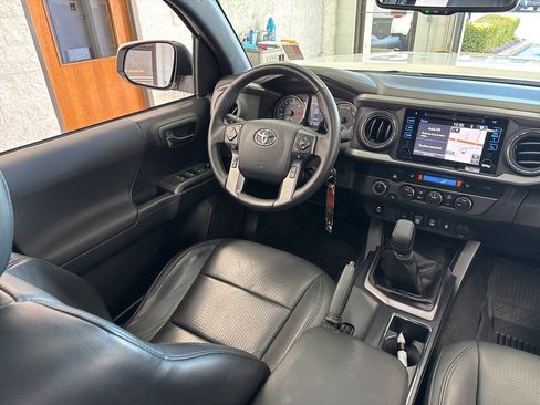 Used 2019 Toyota Tacoma TRD Off-Road image 47