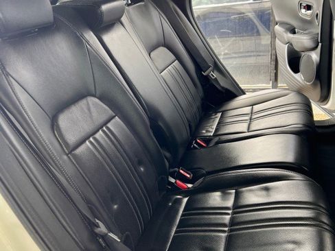 Used 2023 Honda HR-V EX-L image 12