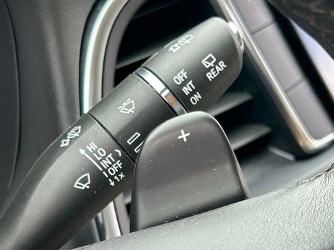 Used 2023 Buick Enclave Essence w/ Experience Buick Package FWD image 24