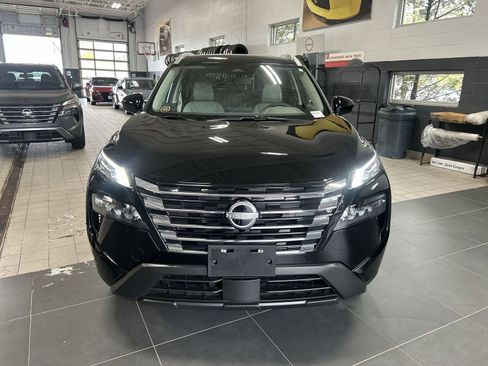 Used 2025 Nissan Rogue SV w/ SV Premium Package AWD/4WD image 30