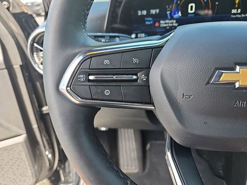 Used 2025 Chevrolet Equinox LT FWD image 17