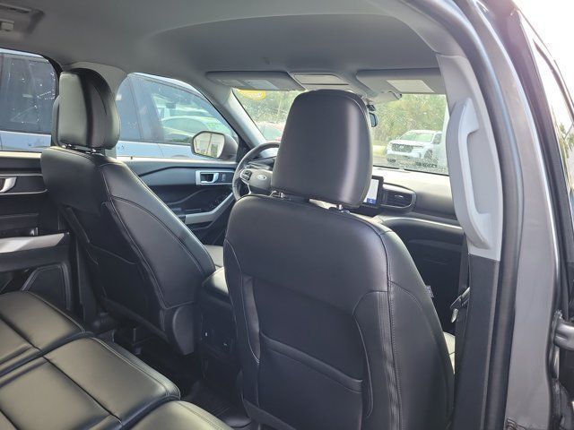 Used 2024 Ford Explorer XLT w/ Equipment Group 202A RWD image 10