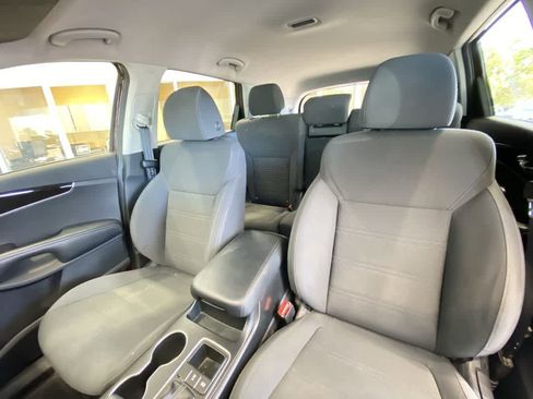 Used 2019 Kia Sorento AWD image 14
