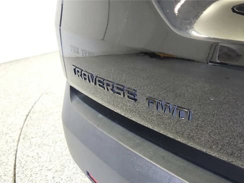Used 2023 Chevrolet Traverse RS AWD/4WD image 17