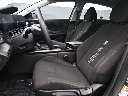 Certified 2024 Hyundai Elantra SEL FWD image 11