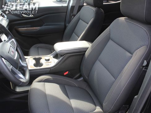 Certified 2023 GMC Acadia SLE w/ Driver Convenience Package image 11