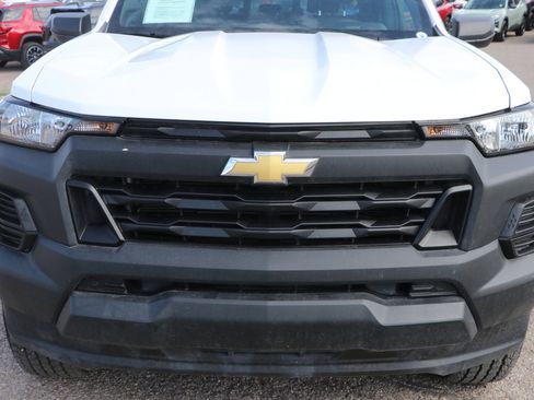 Used 2025 Chevrolet Colorado W/T w/ Advanced Trailering Package RWD image 2