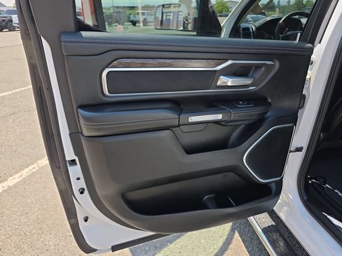 Used 2019 RAM 1500 Laramie AWD/4WD image 30