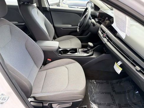 Used 2025 Kia K4 FWD image 9