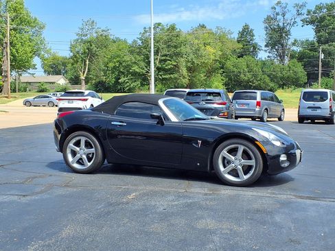 Used 2009 Pontiac Solstice Convertible w/ Preferred Package RWD image 2
