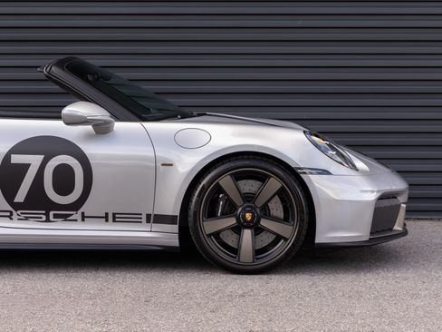 Used 2026 Porsche 911 Carrera GTS RWD image 10